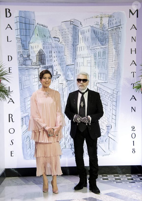 SAR La Princesse Caroline de Hanovre et Karl Lagerfeld - 64ème Bal de la Rose sur le thème de Manhattan, imaginé par K.Lagerfeld, au profit de la Fondation Princesse Grace, dans la Salle des Etoiles au Sporting Monte Carlo à Monaco. Le 24 mars 2018
© Pierre Villard / Palais Princier / SBM via Bestimage