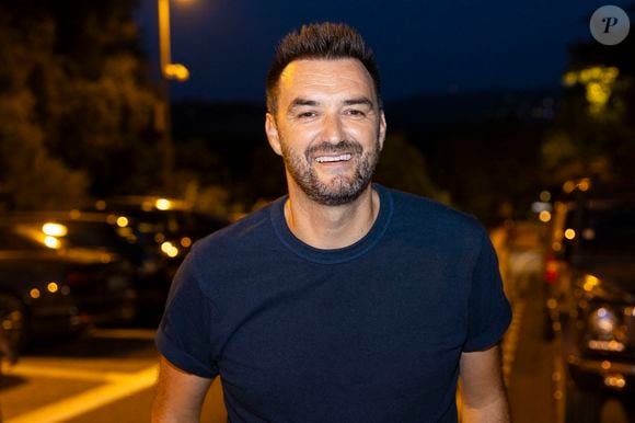 Exclusif - Cyril Lignac vient apporter le gâteau pour le 40ème anniversaire du festival - Christophe Maé, à l'occasion de sa tournée "Carnet de voyage", en concert au Théâtre de verdure lors du 40ème Festival de Ramatuelle. Le 1er août 2024
Cyril Bruneau / Festival de Ramatuelle / Bestimage