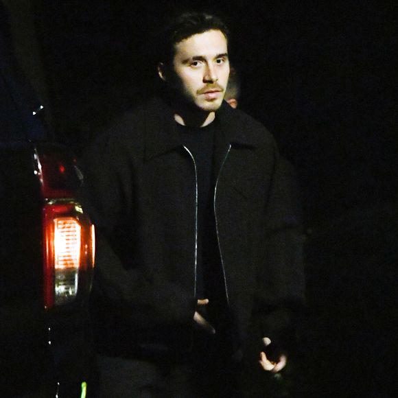 Brooklyn Beckham et Nicola Peltz ont été aperçus lors d'une soirée au Mondrian Hotel à Los Angeles, alors que la première du documentaire de Victoria Beckham est diffusée. Le couple a été vu après avoir été absent du défilé de mode de Victoria et de la première de son documentaire sur Netflix en raison d'un désaccord familial. @The ImageDirect / Bestimage