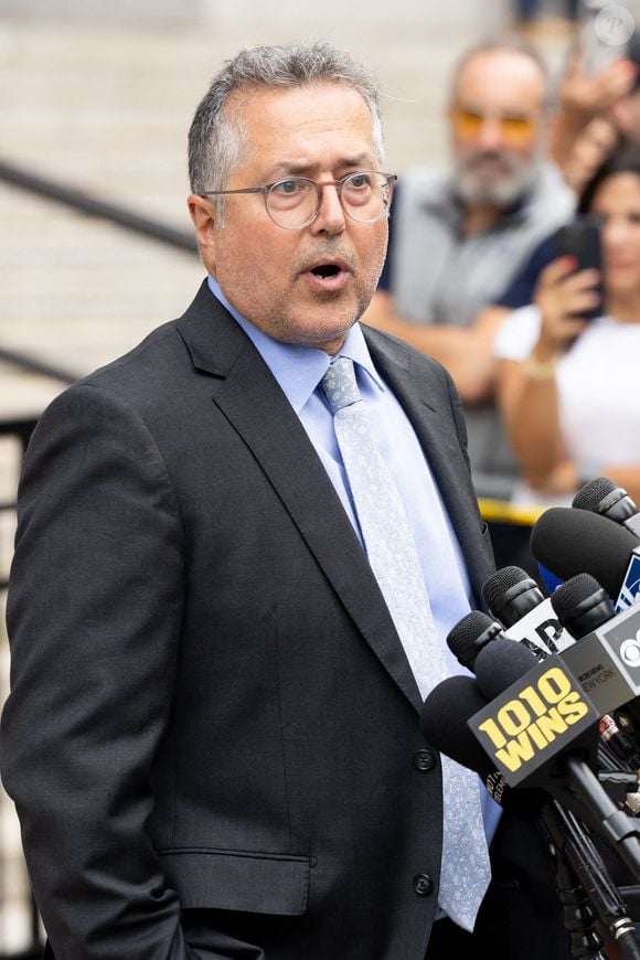 P. Diddy reste défendu par cinq avocats, dont Marc Agnifilo.

Marc Agnifilo quittant le tribunal après le second refus de libération sous caution de Sean Combs, New York City, NY, USA le 18 septembre 2024. Photo par  Janet Mayer/INSTARimages/ABACAPRESS.COM