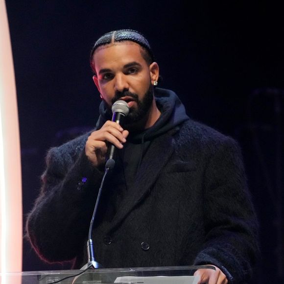 Son décès a suscité des hommages, et le rappeur Drake, accompagné du streamer Adin Ross, souhaiterait en charge ses obsèques. 

Drake, Aubrey Graham -  Hommage au rappeur décédé Takeoff à la State Farm Arena à Atlanta le 11 novembre 2022