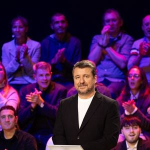 Exclusif - Bruno Guillon lors de l'enregistrement de l'émission "Qui Ment?" présentée par B.Guillon et diffusée le 20 août 2026 sur France 2, à Saint-Denis, Seine Daint-Denis, France, le 24 novembre 2025. © Jeremy Melloul/Bestimage