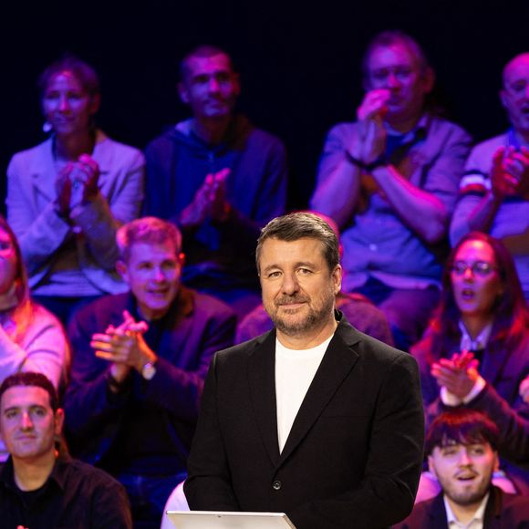 Exclusif - Bruno Guillon lors de l'enregistrement de l'émission "Qui Ment?" présentée par B.Guillon et diffusée le 20 août 2026 sur France 2, à Saint-Denis, Seine Daint-Denis, France, le 24 novembre 2025. © Jeremy Melloul/Bestimage