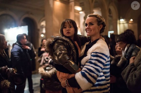 Exclusif - Laeticia Hallyday et sa fille Joy - Aftershow après le concert caritatif de Johnny Hallyday pour l'association de sa femme "La Bonne Etoile", qui vient en aide aux enfants du Vietnam, au Trianon a Paris, le 15 décembre 2013. © CYRIL MOREAU / BESTIMAGE