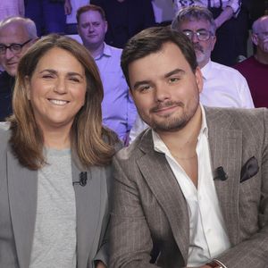 Exclusif - Valérie Benaim, Gauthier le Bret, sur le plateau de l’enregistrement de l’émission « Face à Hanouna » présentée par C.Hanouna et diffusée sur C8 le 2 Novembre 2024, à Paris, France, le 31 octobre 2024. © Jack Tribeca / Bestimage