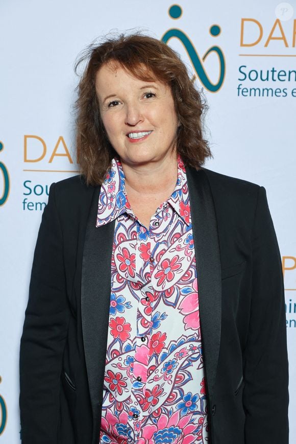 Anne Roumanoff assiste à la cérémonie de remise des prix DAPAT 2022 au théâtre Edouard VII le 17 octobre 2022 à Paris France. Photo de Nasser Berzane/Abaca