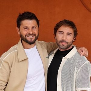 Christophe Beaugrand a également partagé son désarroi face à la perte d'insouciance de son petit garçon à la suite d'une effrayante intrusion à leur domicile.

Christophe Beaugrand et son mari Ghislain Beaugrand-Gerin au village lors des Internationaux de France de Tennis de Roland Garros 2025, à Paris, France, le 2 Juin 2025. © Jacovides-Moreau/Bestimage
