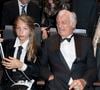 Elle est passionnée de géopolitique et d'histoire

Stella Belmondo et son père Jean-Paul Belmondo (Smoking Dior, chaussures Carvil) - 42ème cérémonie des César à la salle Pleyel à Paris le 24 février 2017. © Olivier Borde / Dominique Jacovides / Bestimage