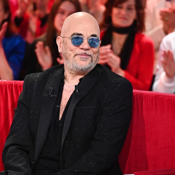 Pascal Obispo - Enregistrement de l'émission Vivement dimanche présentée par Michel Drucker au studio Rive Gauche, diffusée le 16 mars sur France 3, à Paris, France. © Guillaume Gaffiot/Bestimage