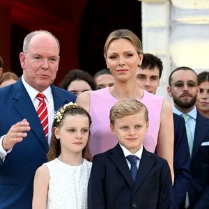 Tatiana Santo Domingo, Maximilian Casiraghi, le prince Albert II de Monaco, la princesse Gabriella, la princesse Charlene de Monaco, le prince héréditaire Jacques de Monaco, Louis Ducruet et Marie Ducruet - Célébration des 20 ans de règne du prince souverain Albert II de Monaco sur la place du Palais à Monaco, le 19 juillet 2025. © Bruno Bebert/Bestimage