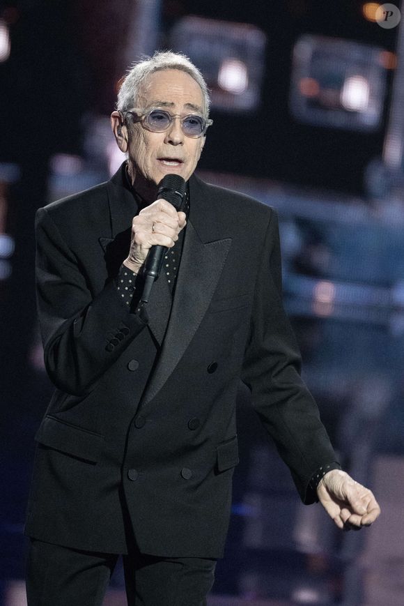 ans un long entretien accordé au Figaro, le chanteur revient sur son parcours, mais surtout sur une préoccupation très personnelle : son héritage. 

Alain Chamfort se produit sur scène lors de la 40e édition des Victoires de la Musique à La Seine Musicale le 14 février 2025 à Boulogne-Billancourt, France. Photo par David NIVIERE/ABACAPRESS.COM