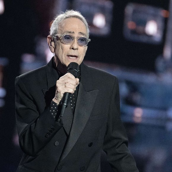 ans un long entretien accordé au Figaro, le chanteur revient sur son parcours, mais surtout sur une préoccupation très personnelle : son héritage. 

Alain Chamfort se produit sur scène lors de la 40e édition des Victoires de la Musique à La Seine Musicale le 14 février 2025 à Boulogne-Billancourt, France. Photo par David NIVIERE/ABACAPRESS.COM