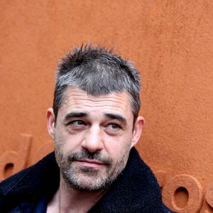 Thierry Neuvic profite ainsi d'un cadre de vie exceptionnel tout en restant très présent auprès de sa famille.
Thierry Neuvic au village des internationaux de France de tennis à Roland Garros à Paris 3 juin 2016.
© Dominique Jacovides / Bestimage