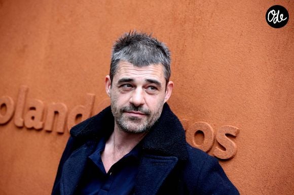 Thierry Neuvic profite ainsi d'un cadre de vie exceptionnel tout en restant très présent auprès de sa famille.

Thierry Neuvic au village des internationaux de France de tennis à Roland Garros à Paris 3 juin 2016.

© Dominique Jacovides / Bestimage