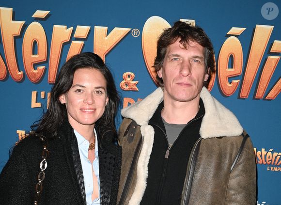 Les deux tourtereaux se sont dit "oui" dans les Calanques de Marseille.

Exclusif - Cédric Jimenez et sa compagne Capucine Martin - Soirée de la première du film Astérix et Obélix "L'Empire du Milieu" au Club Haussmann à Paris le 15 janvier 2023. © Coadic Guirec/Bestimage