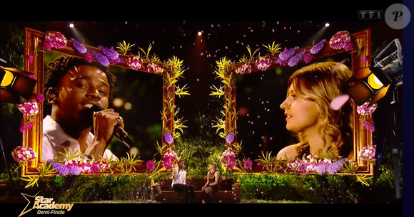 Franck chante avec Marine lors de sa demi-finale  de la "Star Academy 2024" face à Ebony, le 18 janvier 2025, sur TF1