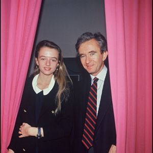 Archives - Bernard Arnault et sa fille Delphine, backstage été 1992 à Paris BERTRAND RINDOFF PETROFF / BESTIMAGE