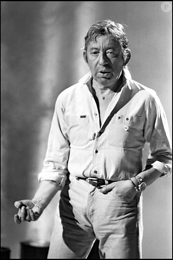 Serge Gainsbourg sur le plateau de l'émission "Sébastien, c'est fou". © AGENCE / BESTIMAGE