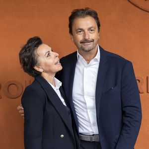 Henri Leconte et sa compagne Maria Dowlatshahi au village lors des Internationaux de France de Tennis de Roland Garros 2025. Paris, le 27 mai 2025. 
© Moreau / Jacovides / Bestimage