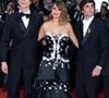 Penélope Cruz aussi était là

Javier Calvo, Penelope Cruz, Javier Ambrossi - Montée des marches pour la cérémonie de clôture du 79ème Festival International du Film de Cannes, le 23 mai 2026. © Olivier Borde / Bestimage