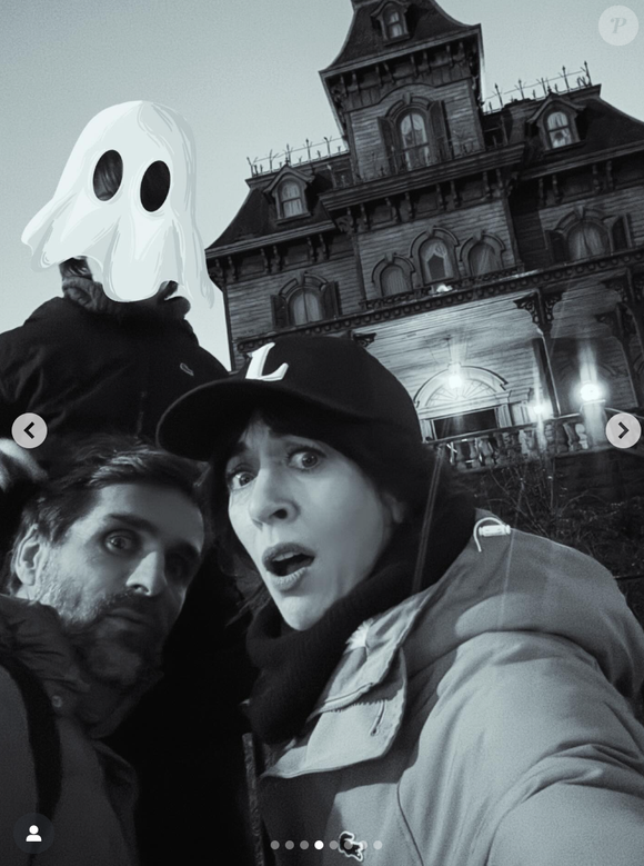 Les photos dévoilent des moments tendres devant un immense sapin et les décors illuminés du parc.

Nolwenn Leroy et son compagnon Arnaud Clément à Disneyland Paris. Capture Instagram