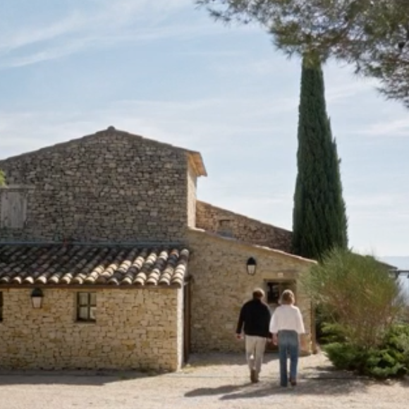Bénabar ouvre les portes de sa maison dans l'émission "Mon côté sud"
