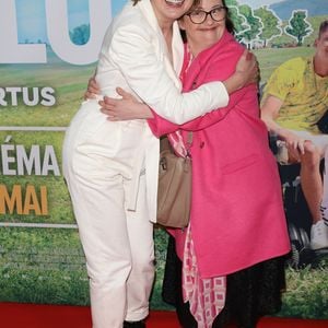 Céline Groussard et Marie Colin - Avant-Première du film "Un p'tit truc en plus" au cinema UGC Normandie à Paris le 25 avril 2024. © Coadic Guirec/Bestimage