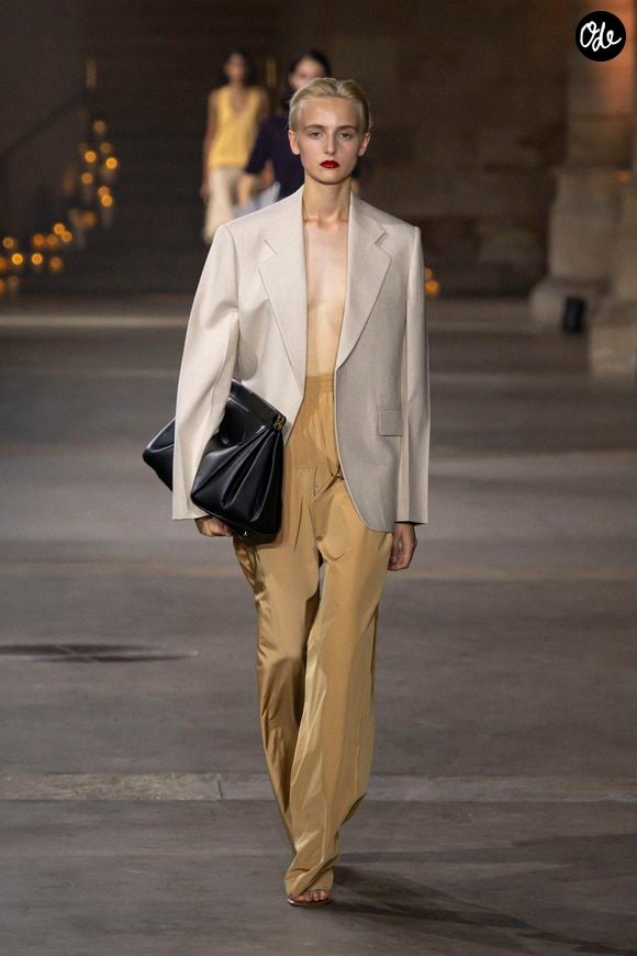 Défilé Victoria Beckham Collection Femme Prêt-à-Porter Printemps/Eté 2027 lors de la Fashion Week de Paris, le 2 octobre 2026. © Bestimage