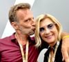 Michèle Laroque, Roger Federer ou encore Nathalie Péchalat ont répondu présents au rendez-vous des 24 Heures du Mans.
Mathieu Kassovitz et Michèle Laroque - Les célébrités sur le circuit des 24 Heures du Mans quelques heures avant le départ de la course. © Fabien Faure / Bestimage