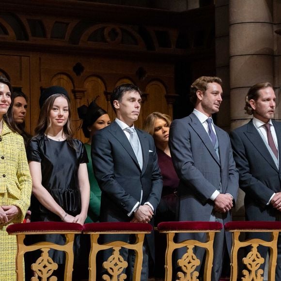 Beatrice Borromeo, Charlotte Casiraghi, la princesse Alexandra de Hanovre, Louis Ducruet, Pierre Casiraghi, Andrea Casiraghi lors de la messe en la cathédrale Notre-Dame-immaculée de Monaco le jour de la fête nationale à Monaco le 19 novembre 2025.

© Olivier Huitel / Pool Monaco / Bestimage