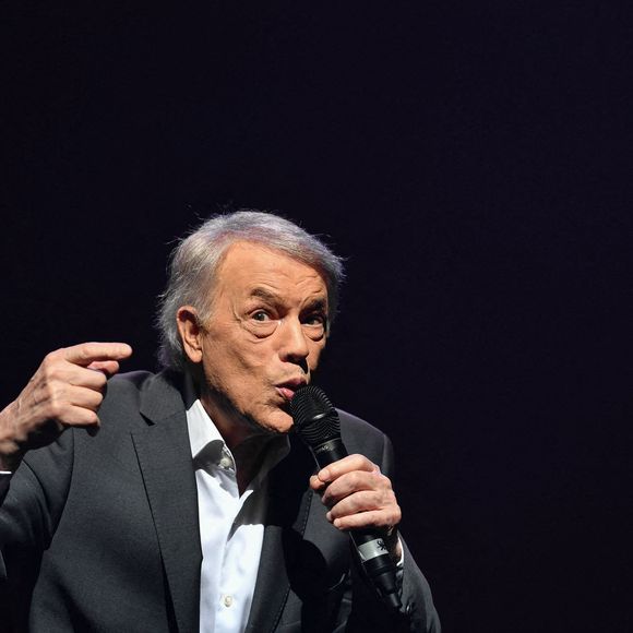 Il a aussi raconté que ces mêmes problème de santé récents l'avaient obligé à modifier quelque peu son travail.

Salvatore Adamo à Paris, France, le 5 juin 2024. Photo par Christophe Meng / ABACAPRESS.COM