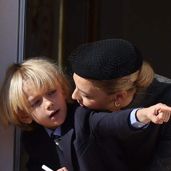 La famille princière de Monaco au balcon du palais, à l'occasion de la Fête Nationale de Monaco, le 19 novembre 2024. © Jacovides-Bebert/Bestimage