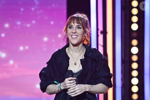 La chanteuse française Zaz se produit lors de l'émission du Téléthon sur France Télévision à Paris le 5 décembre 2025. Photo Firas Abdullah/Abaca