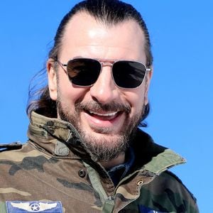 Michaël Youn - Photocall de l'équipe du film "BDE" dans le cadre du 26ème Festival de l'Alpe d'Huez le 21 janvier 2023. © Dominique Jacovides/Bestimage