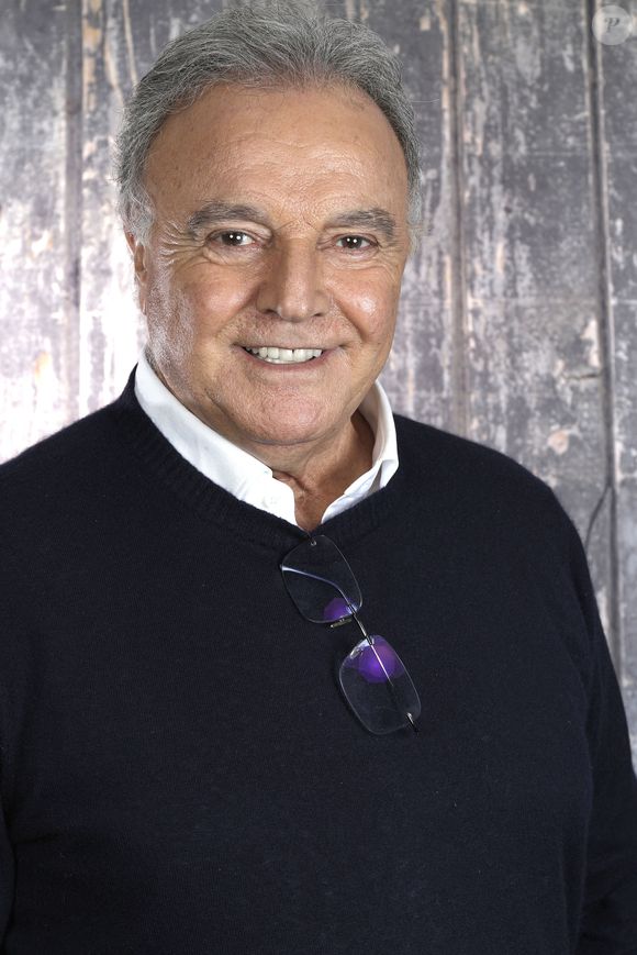 Alain Afflelou marié à l’ex compagne d’une grande star française

Exclusif - Portrait de Alain Afflelou à Paris.
© Cédric Perrin/Bestimage