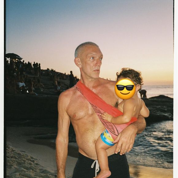 Vincent Cassel pose avec son fils, Caetano, issu de sa relation avec Narah Baptista.