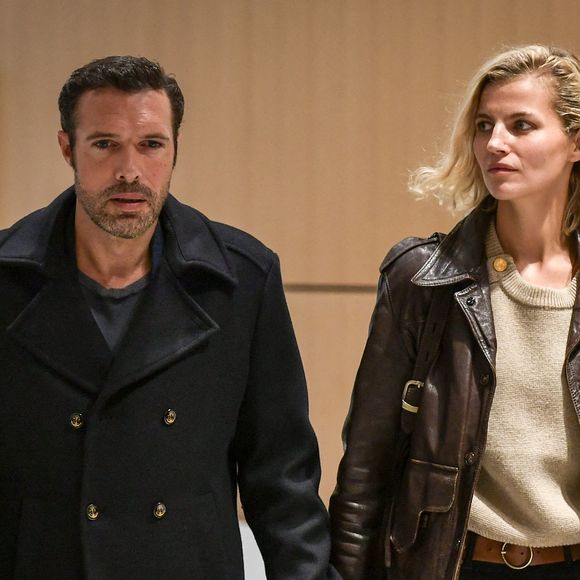 L'humoriste et écrivain français Nicolas Bedos arrive avec sa compagne Pauline Desmonts au tribunal de Paris à Paris, le 26 septembre 2024. Photo Firas Abdullah/ABACAPRESS.COM
