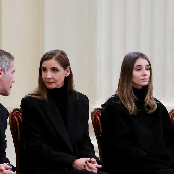 Le prince Emmanuel-Philibert de Savoie avec sa femme la princesse Clotilde Courau et leurs filles les princesses Vittoria et Luisa - Veillée funèbre du prince Victor-Emmanuel de Savoie, en l'Eglise de Sant'Uberto à Turin, en présence de sa veuve Marina Ricolfi-Doria, de son fils, le prince E-P. de Savoie avec sa femme la princesse Clotilde Courau et leurs filles les princesses Vittoria et Luisa, le 9 février 2024. 
© Dominique Jacovides/Bestimage