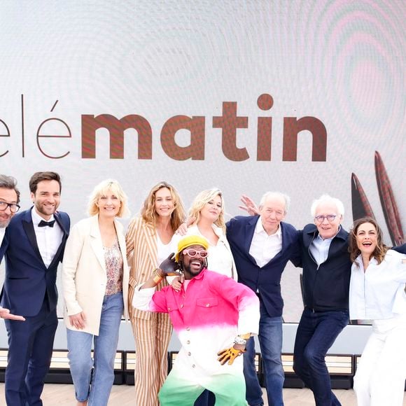 Une annonce qui en avait surpris plus d'un !

Exclusif - Flavie Flament, Charlotte Lipinska, Alex Jaffray, Samuel Ollivier, Camille Dahan, Cécile de France, les Frères Dardenne (Luc et Jean-Pierre Dardenne) et Femi the Scorpion sur le plateau de l'émission Télématin en marge du 78ème Festival International du Film de Cannes, France, le 22 mai 2025. © Jack Tribeca/Bestimage