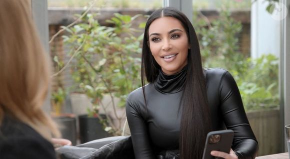 Kim Kardashian et Amy Schumer dans l'émission "The Kardashians".