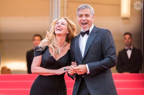 Julia Roberts et George Clooney - Montée des marches du film "Money Monster" lors du 69ème Festival International du Film de Cannes. Le 12 mai 2016. © Borde-Jacovides-Moreau/Bestimage