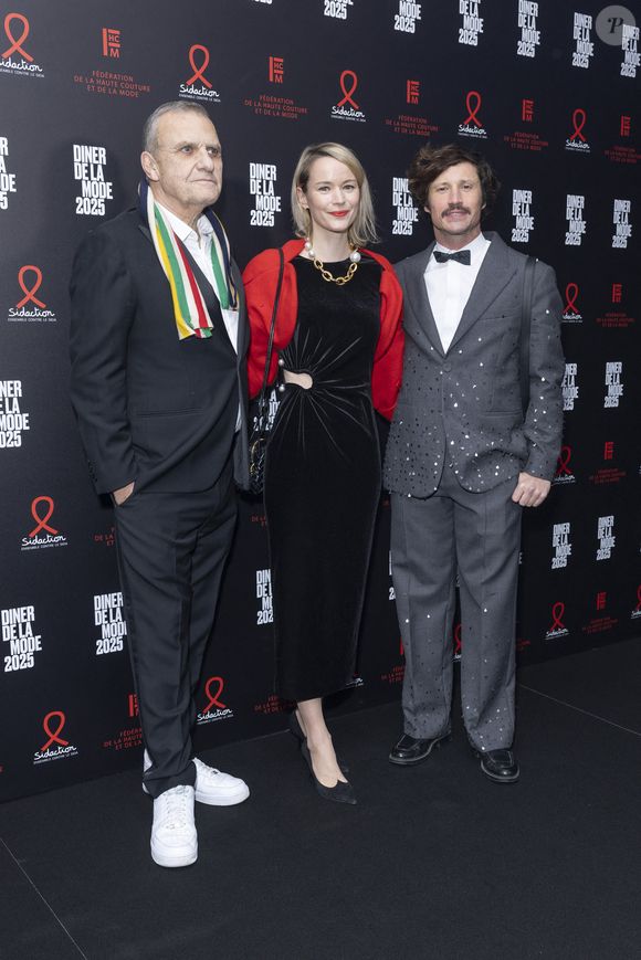 Jean-Charles de Castelbajac, Pauline de Drouas, Fabien Vallerian au photocall du 22ème dîner de la mode pour le Sidaction à Paris le 30 janvier 2025.
© Olivier Borde / Bestimage