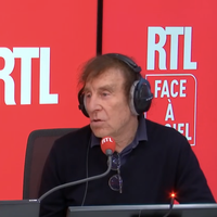 "Vous êtes marrant vous !" : Alain Souchon recadre Marc-Olivier Fogiel en direct à la radio