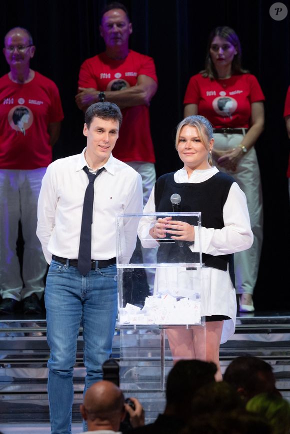 De plus, ils avaient tous respecté le dress code de cet événement puisqu'ils étaient tous habillés avec des vêtements noirs et blancs.

Stéphanie de Monaco au Fight AIDS Monaco Gala, à la Salle des Etoiles du Sporting Monte-Carlo, à Monaco, 5 juillet 2025. © Olivier Huitel/Pool Monaco/Bestimage