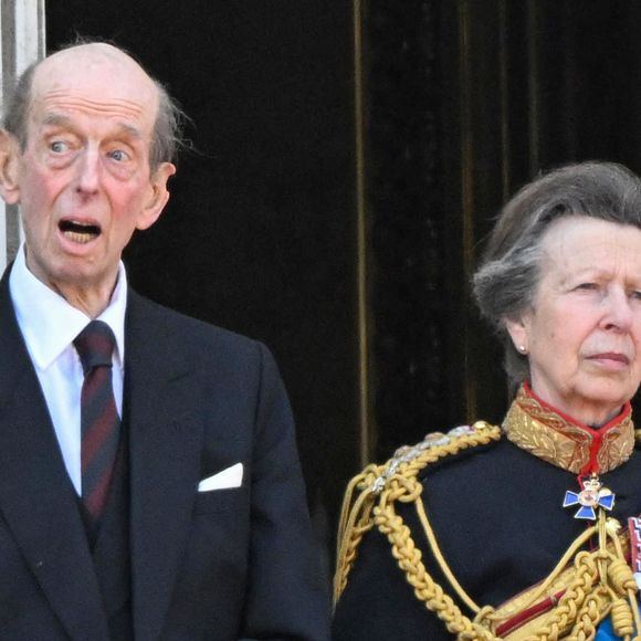 Le prince Edward, duc de Kent, La princesse Anne - Les membres de la famille royale britannique au balcon de Buckingham Palace lors de la cérémonie Trooping the Colour à Londres, le 14 juin 2025. Affecté par le crash du Boeing 787 Dreamliner à Ahmedabad du 12 juin, le souverain et les officiels porteront un brassard noir en hommage aux plus de 270 victimes. Bon nombre d'elles étaient des ressortissants britanniques. Zuma Press/Bestimage