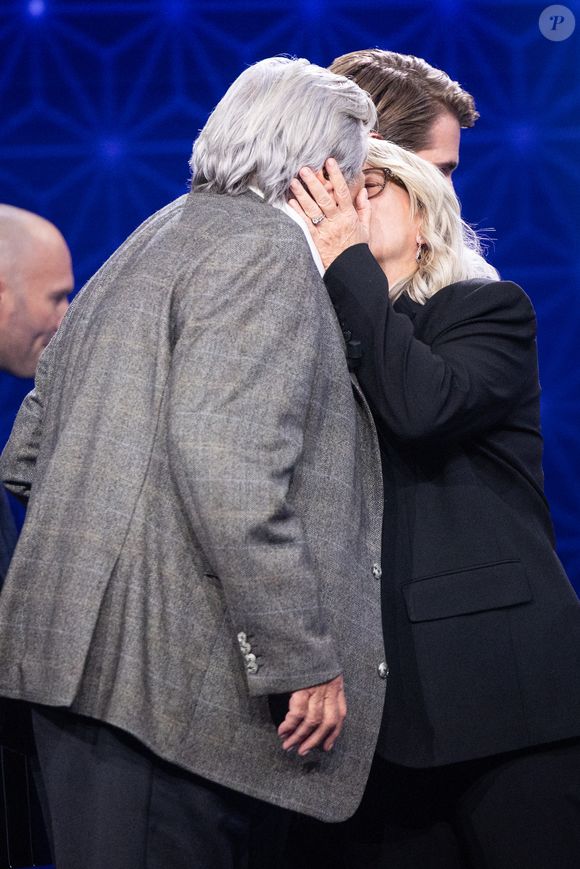 Exclusif - Jean Pierre Castaldi, Corinne Champeval pour les surprises de J.PCastaldi, C.Lara et F.X.Demaison lors de l'enregistrement de l'émission "La Boîte à secrets", présentée par F.Bollaert et diffusée le 9 janvier 2026 sur France 3, dans les studios du Lendit à Saint-Denis, France, le 2 décembre 2025. © Cyril Moreau/Bestimage