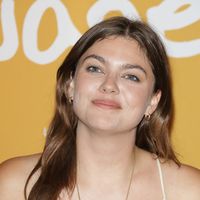 Louane mariée : cette somptueuse robe qu'elle n'a finalement pas portée pour dire "oui" à Florian Rossi
