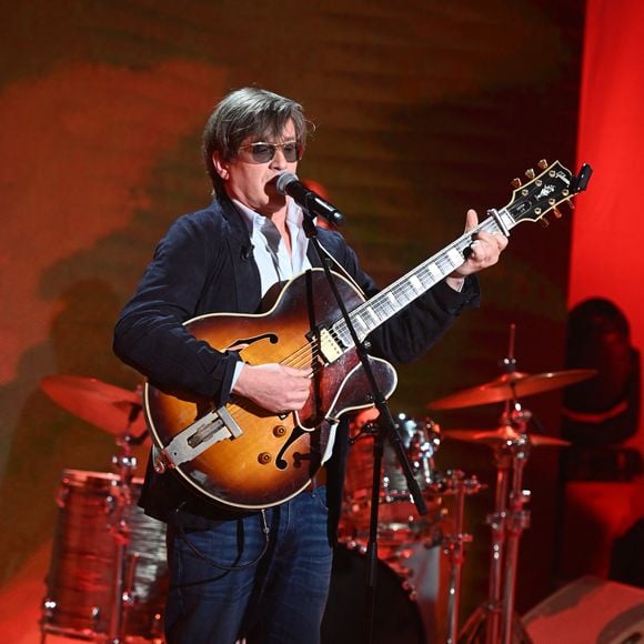 Le chanteur aime y retrouver ses proches pour partager des pique-niques en toute discrétion.

Thomas Dutronc lors de l'enregistrement de l'émission Vivement dimanche au studio Rive gauche, présentée par M. Drucker, diffusée sur France 3, le 1er mars 2026, à Paris, France, le 18 février 2026.

© Guillaume Gaffiot/Bestimage