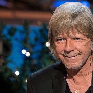 Tournage de l'émission "Merci Renaud" dans les studios de la Plaine Saint-Denis le 15 novembre 2016, qui sera diffusée le samedi 17 décembre 2016 en prime time sur France 2. © Cyril Moreau / Bestimage