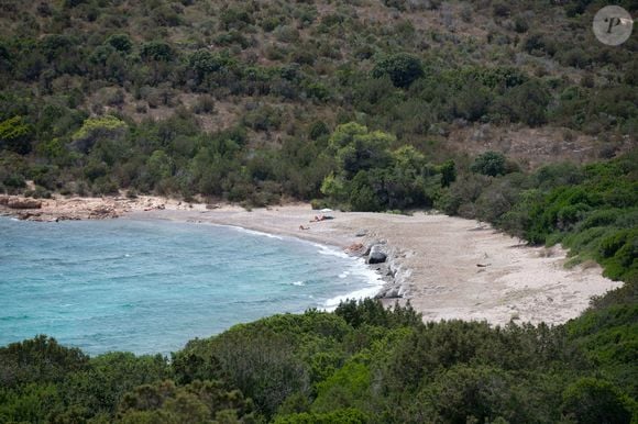 Corse : plage dans la baie de Santa Giulia, Corse du Sud - Photo de Delmarty J/ANDBZ/ABACAPRESS.COM